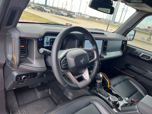 Used 2024 Ford Bronco Badlands image 17