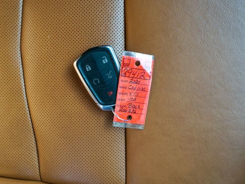 Used 2020 Cadillac XT5 Premium Luxury w/ LPO, Floor Liner Package image 34