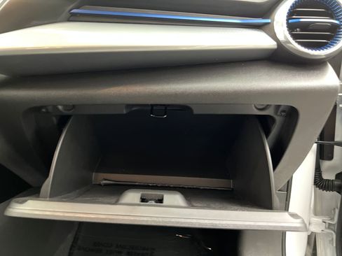 Used 2025 Chevrolet Trax LT w/ LT Convenience Package image 26