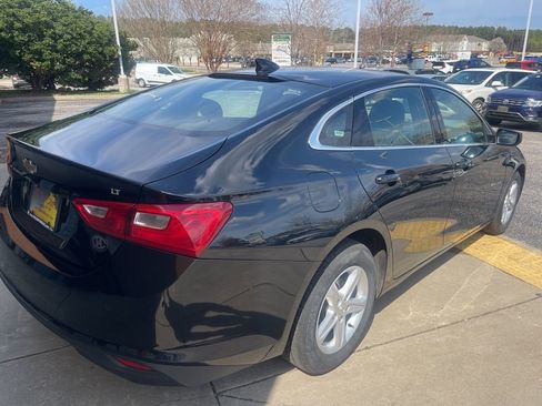 Used 2024 Chevrolet Malibu LT image 3