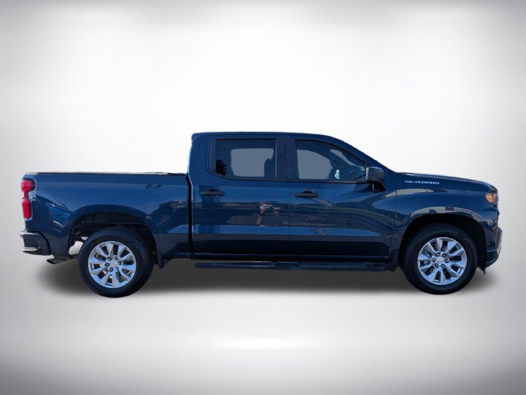 Used 2022 Chevrolet Silverado 1500 Custom w/ Safety Confidence Package RWD image 2