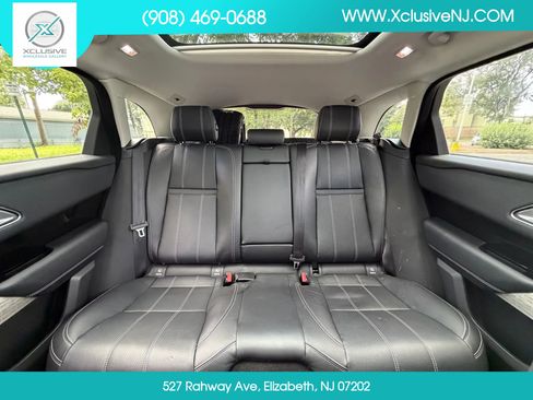 Used 2018 Land Rover Range Rover Velar R-Dynamic SE AWD/4WD image 22