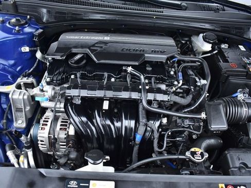 Used 2025 Hyundai Elantra SEL FWD image 32