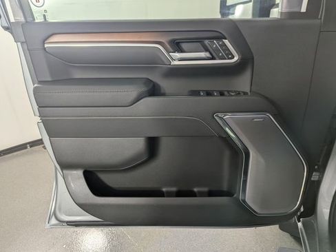 Used 2025 GMC Sierra 2500 Denali w/ Technology Package AWD/4WD image 14
