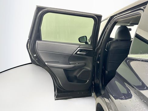 Used 2024 Mitsubishi Outlander SE AWD/4WD image 26