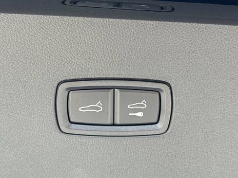Used 2022 Porsche Cayenne Platinum Edition AWD/4WD image 23