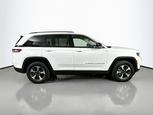 Used 2023 Jeep Grand Cherokee 4WD 4xe image 7