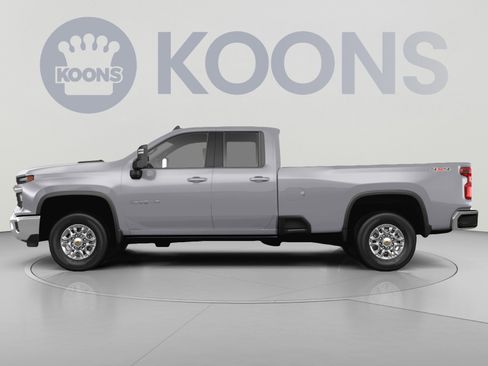 Used 2025 Chevrolet Silverado 3500 LT w/ Safety Package AWD/4WD image 2