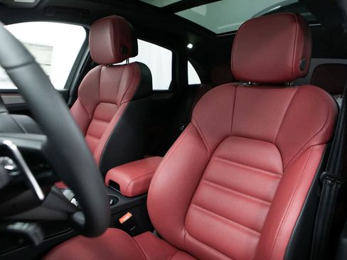 New 2026 Porsche Macan S AWD/4WD image 5