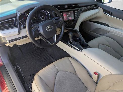Used 2019 Toyota Camry LE FWD image 9