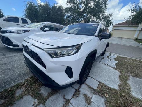 Used 2019 Toyota RAV4 LE FWD image 14
