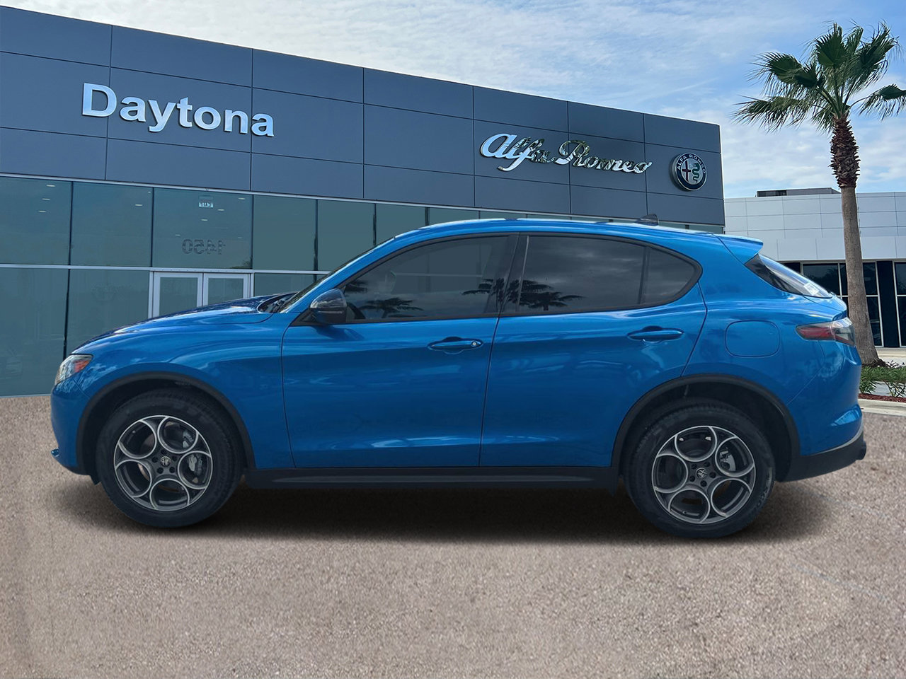 New 2025 Alfa Romeo Stelvio Sprint w/ Convenience Package AWD/4WD image 5