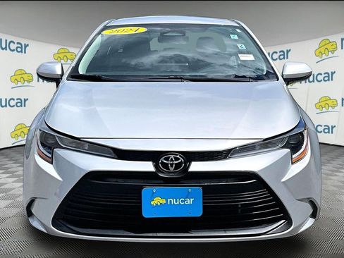 Used 2024 Toyota Corolla LE FWD image 2