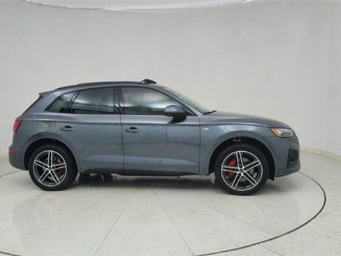 Used 2024 Audi Q5 e Prestige w/ Prestige Package image 69