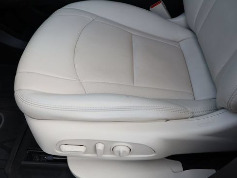 Certified 2024 Buick Enclave Essence w/ Sport Touring Edition FWD image 21