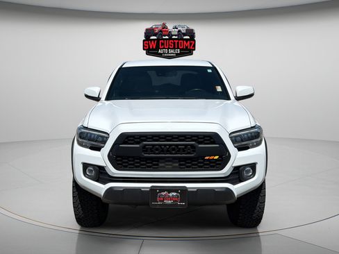 Used 2021 Toyota Tacoma TRD Off-Road w/ Technology Package AWD/4WD image 2