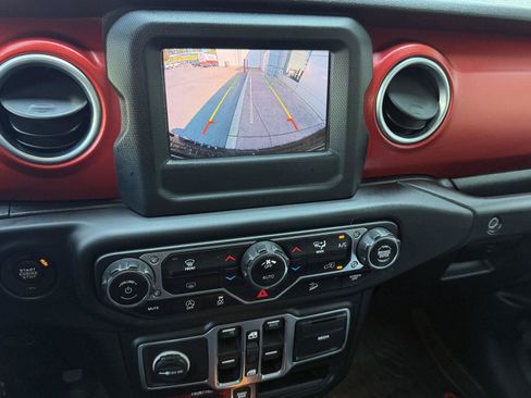 Used 2018 Jeep Wrangler Unlimited Rubicon AWD/4WD image 31