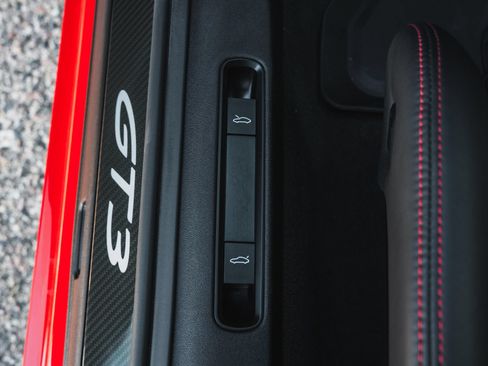 Used 2022 Porsche 911 GT3 RWD image 45