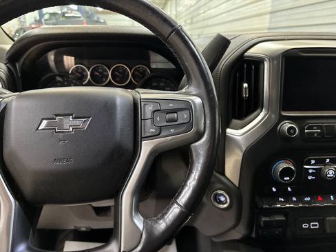 Used 2020 Chevrolet Silverado 1500 LT Trail Boss AWD/4WD image 15