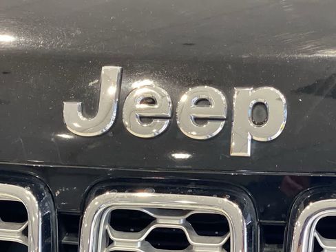 Used 2017 Jeep Grand Cherokee Summit image 10