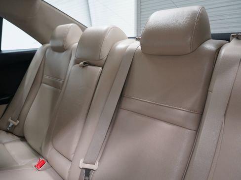 Used 2012 Toyota Camry LE image 11