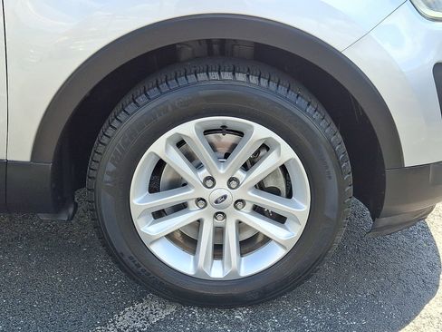 Used 2017 Ford Explorer XLT w/ Equipment Group 201A image 8