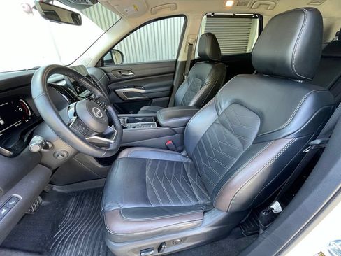 Used 2023 Nissan Pathfinder Platinum w/ Cargo Package FWD image 23