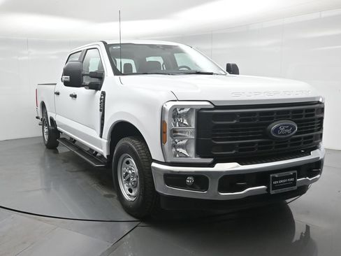 New 2026 Ford F250 XL w/ XL Chrome Package image 53