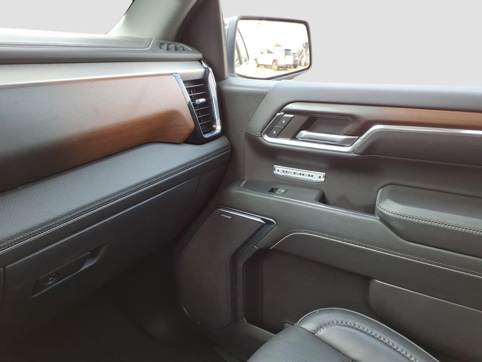 Used 2024 GMC Sierra 1500 Denali w/ Technology Package AWD/4WD image 25