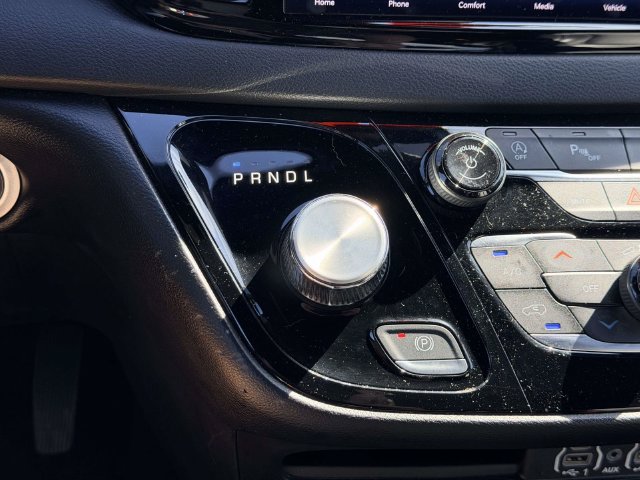 Used 2025 Chrysler Pacifica Select FWD image 22