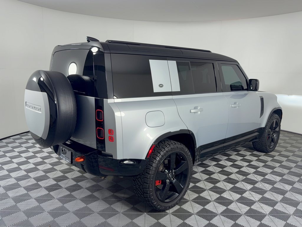 Used 2024 Land Rover Defender 110 X AWD/4WD image 9