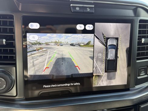 New 2026 Ford F250 Lariat w/ Black Appearance Package image 22