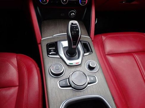 Used 2021 Alfa Romeo Stelvio Ti w/ Nero Edizione AWD/4WD image 22