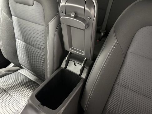 New 2026 Chevrolet Trax LT w/ LT Convenience Package FWD image 36