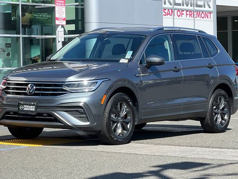 Used 2024 Volkswagen Tiguan SE FWD image 8