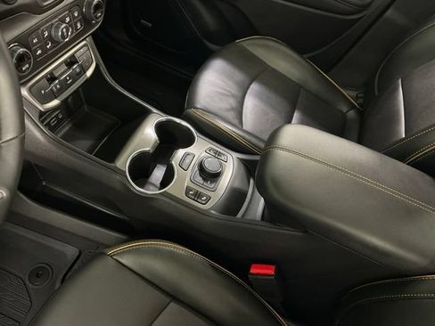 Used 2024 GMC Terrain AT4 w/ Infotainment Package II AWD/4WD image 17