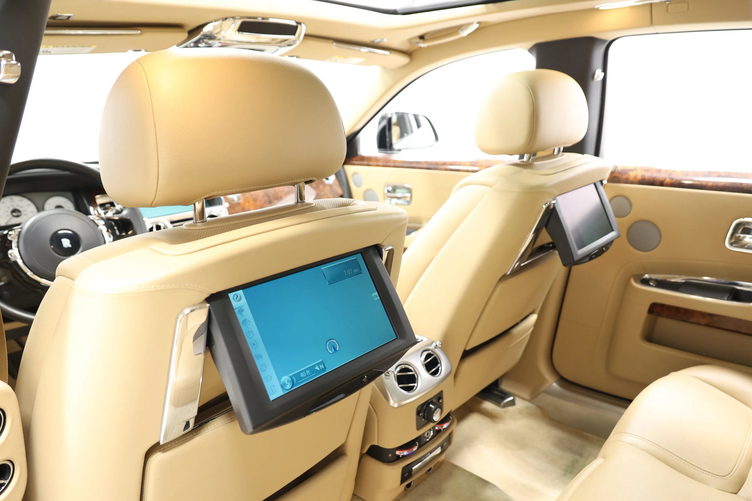 Used 2015 Rolls-Royce Ghost RWD image 60