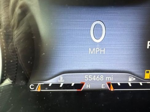 Used 2019 Jeep Cherokee Limited AWD/4WD image 3