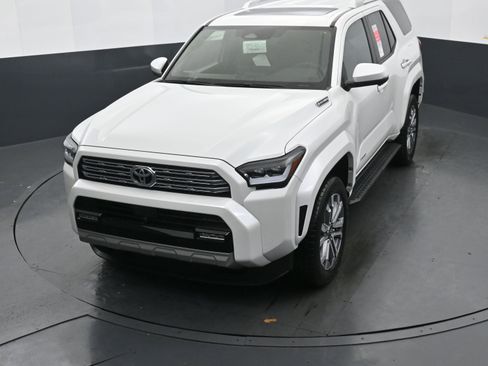 Used 2025 Toyota 4Runner Limited image 27