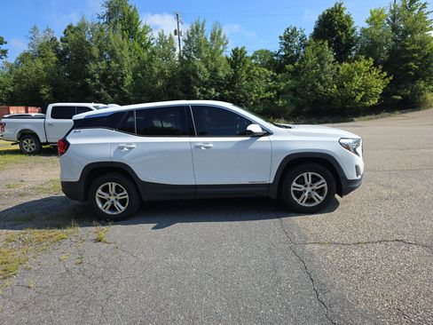 Used 2018 GMC Terrain SLE AWD/4WD image 2