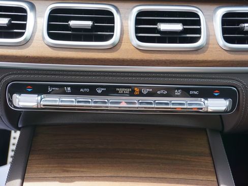 Certified 2023 Mercedes-Benz GLS 580 4MATIC image 36