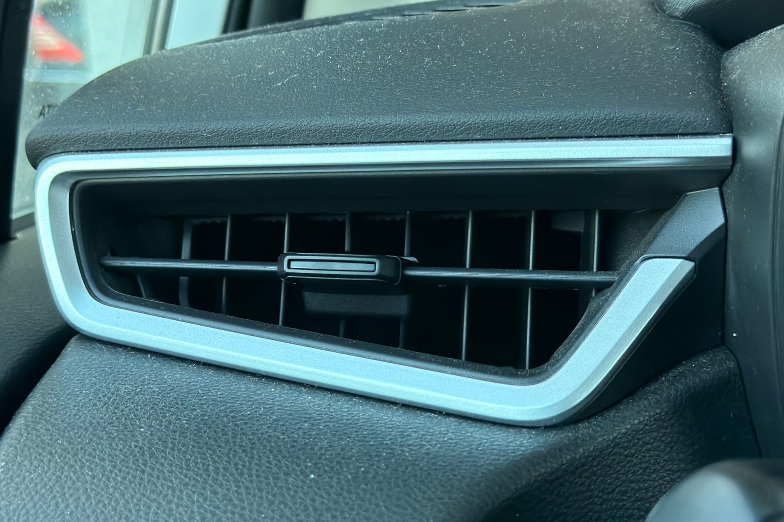 Used 2020 Toyota Corolla LE FWD image 34