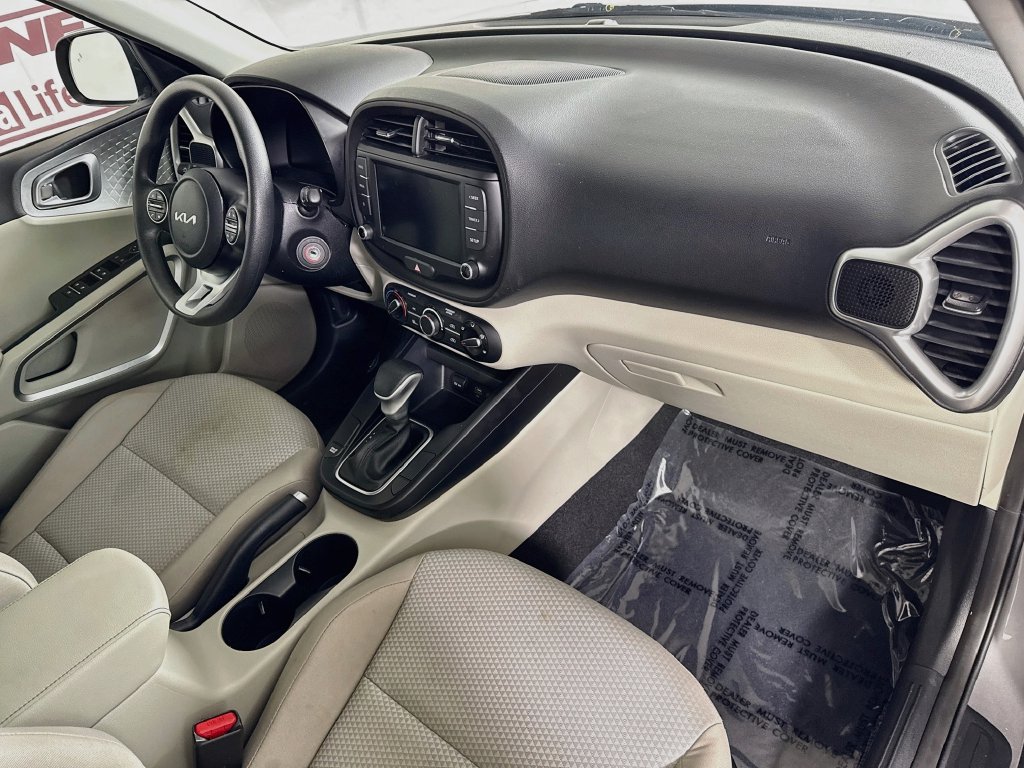 Used 2023 Kia Soul LX w/ LX Technology Package FWD image 30