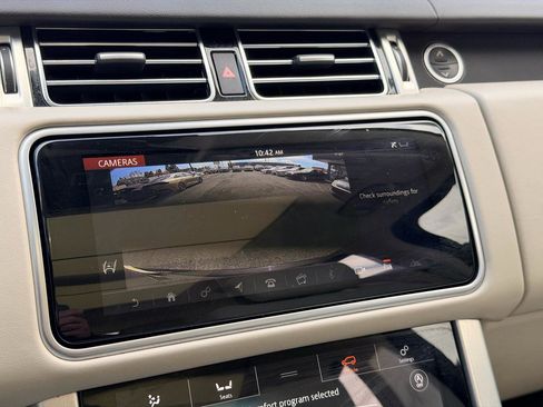 Used 2019 Land Rover Range Rover HSE image 32