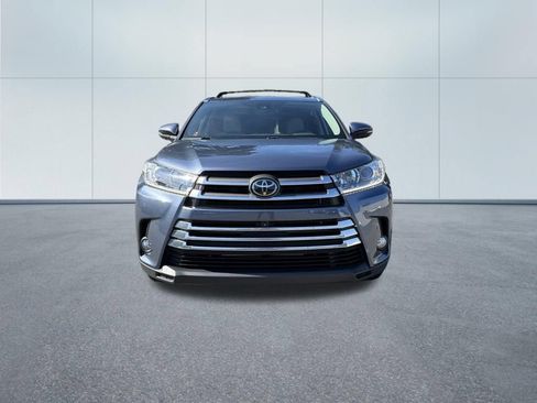 Used 2018 Toyota Highlander Limited Platinum AWD/4WD image 4