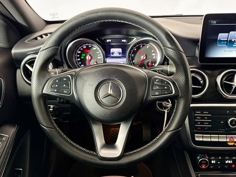 Used 2018 Mercedes-Benz GLA 250 4MATIC image 21