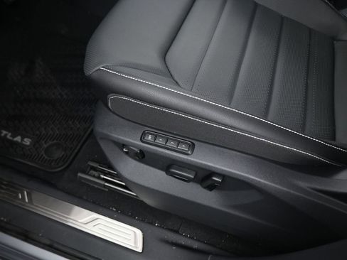 New 2026 Volkswagen Atlas SEL AWD/4WD image 39