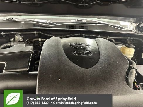 Used 2016 Toyota Tacoma Limited image 36