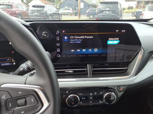 Used 2024 Chevrolet Trax LT w/ Driver Confidence Package image 15