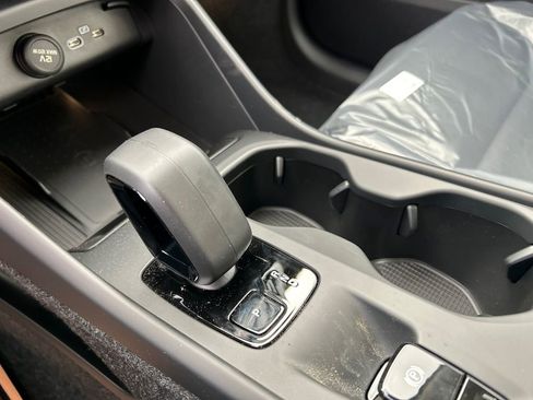 New 2026 Volvo XC40 B5 Core w/ Protection Package Premier image 20